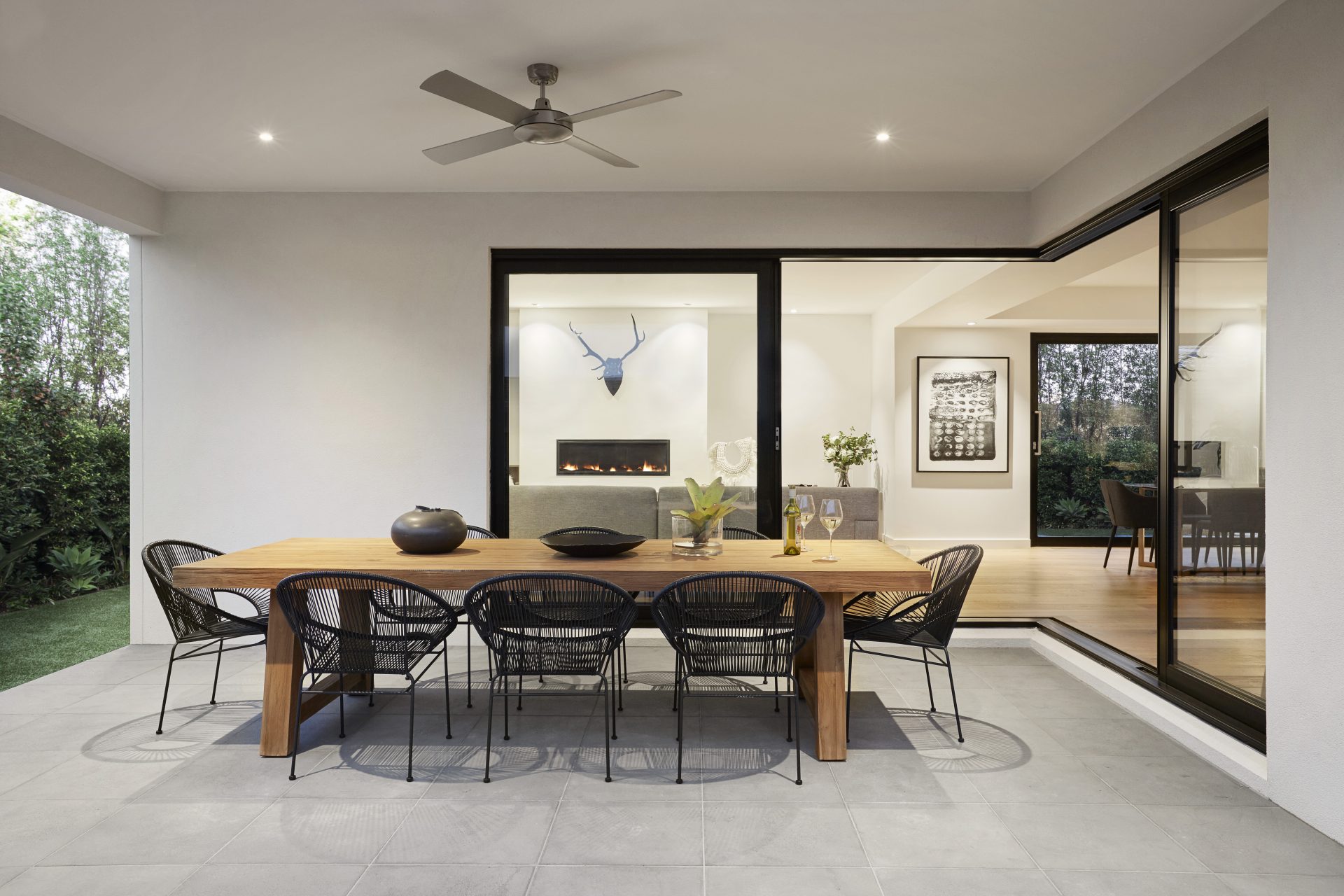 Boutique Aluminium Corner Sliding Doors A&L Windows