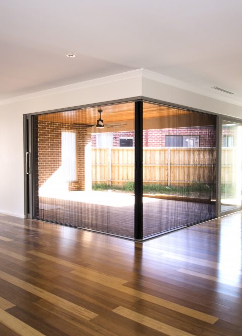 Is it possible to add a flyscreen door when the sliding door is on